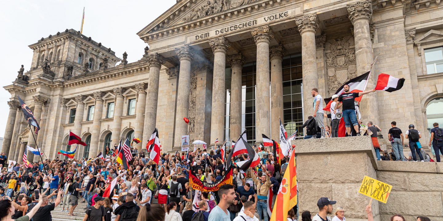 Zentralrat Der Juden Verurteilt Rechtsextreme Ausschreitungen Am ...