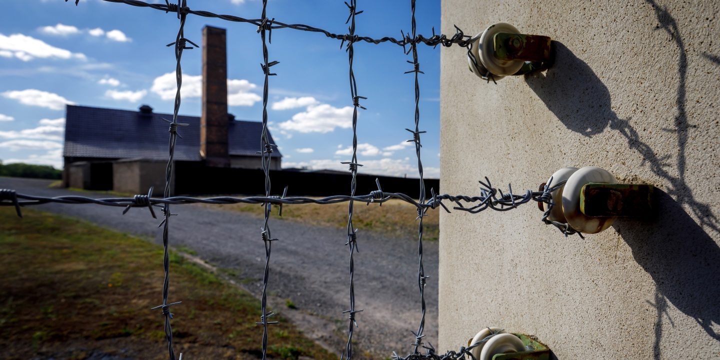 Buchenwald: Lampenschirm besteht doch aus Menschenhaut | Jüdische ...