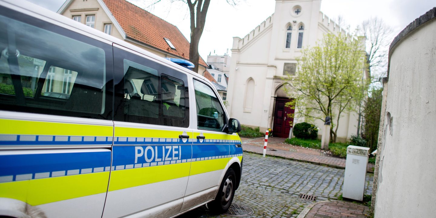 Polizei Richtet Nach Anschlag Auf Synagoge Hinweisportal Ein | Jüdische ...